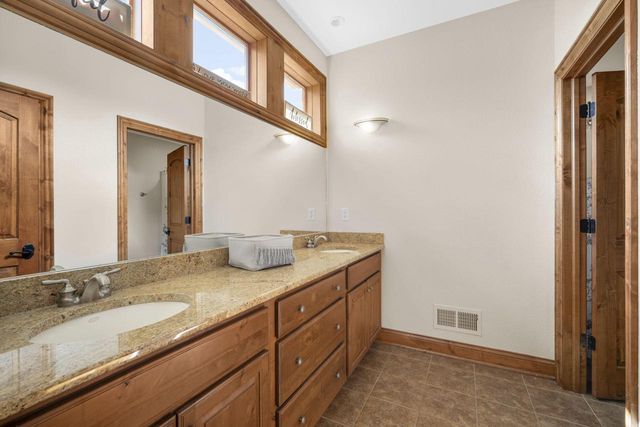 121 Legend WAY, Wales, WI 53183