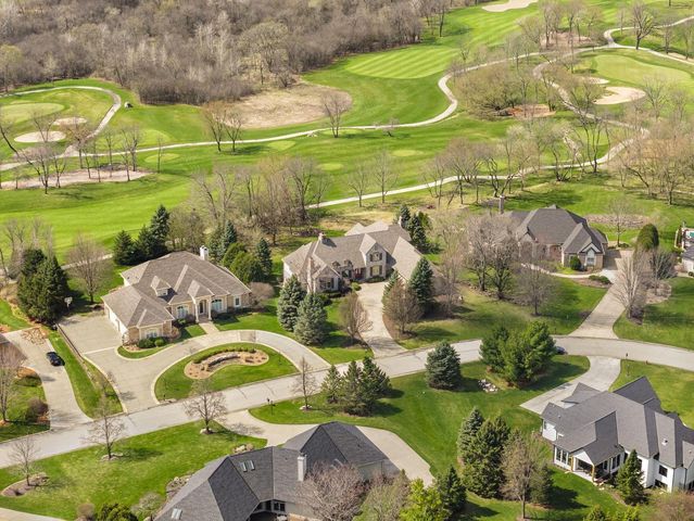 121 Legend WAY, Wales, WI 53183