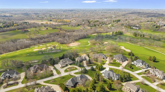 121 Legend WAY, Wales, WI 53183