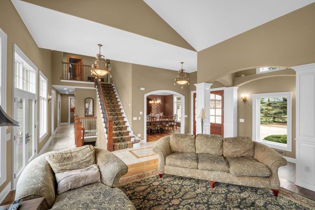 121 Legend WAY, Wales, WI 53183