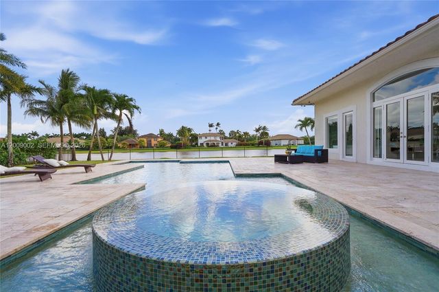 14370 Jockey Cir N, Davie, FL 33330