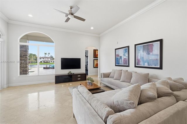 14370 Jockey Cir N, Davie, FL 33330