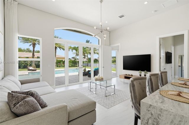 14370 Jockey Cir N, Davie, FL 33330