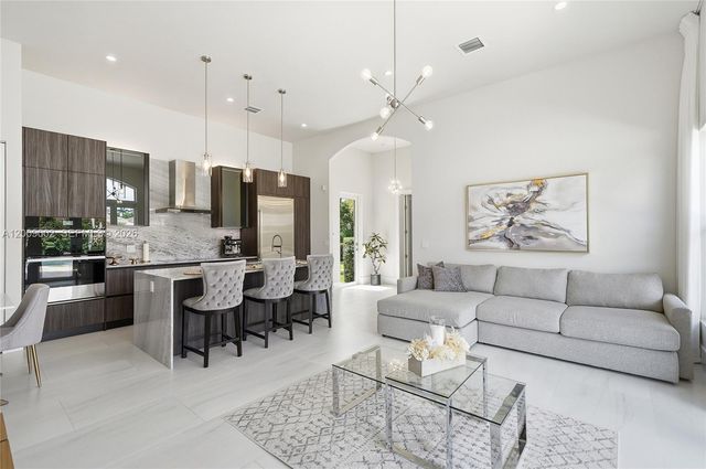 14370 Jockey Cir N, Davie, FL 33330