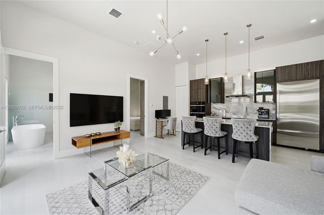 14370 Jockey Cir N, Davie, FL 33330