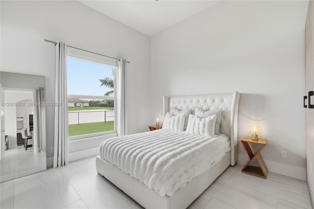 14370 Jockey Cir N, Davie, FL 33330