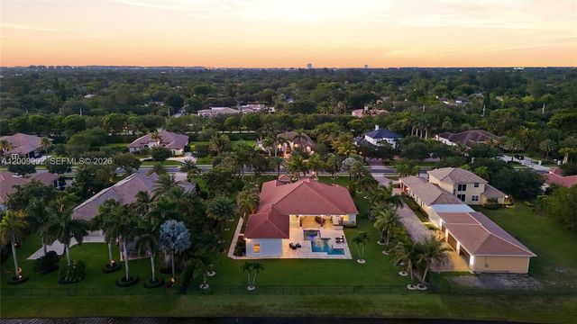 14370 Jockey Cir N, Davie, FL 33330