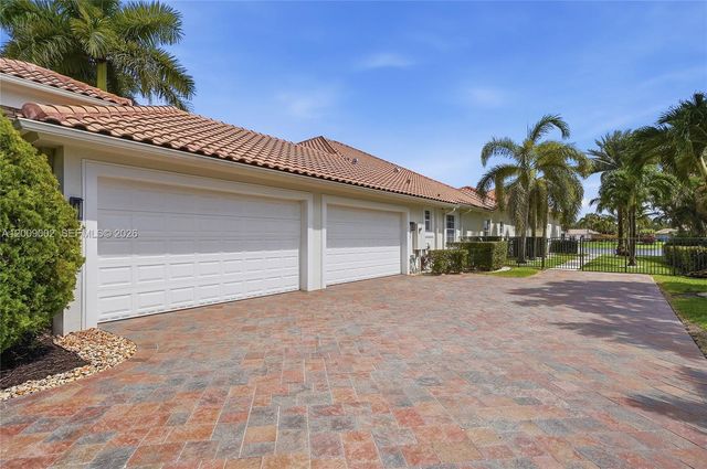 14370 Jockey Cir N, Davie, FL 33330