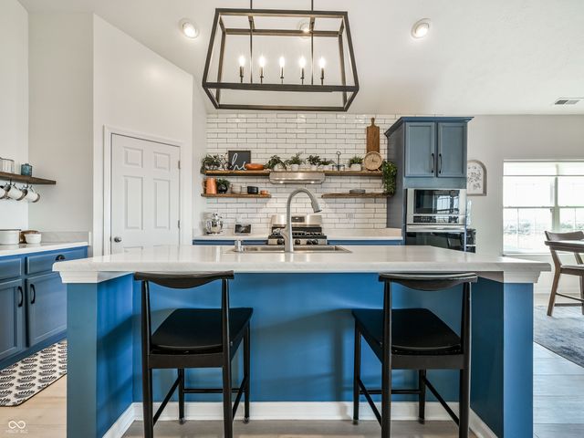 5466 Maywood Drive, Whitestown, IN 46075