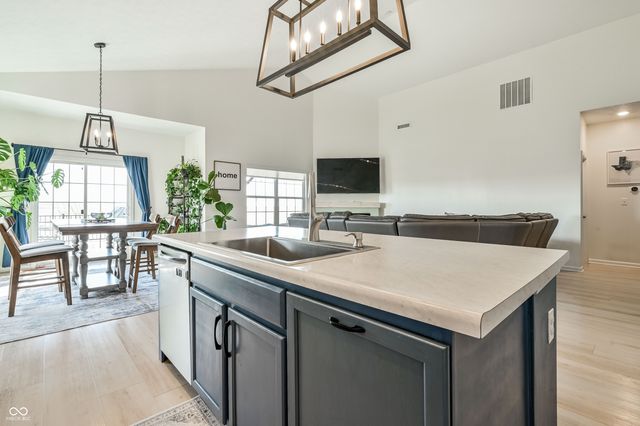 5466 Maywood Drive, Whitestown, IN 46075