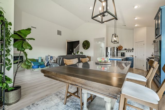 5466 Maywood Drive, Whitestown, IN 46075