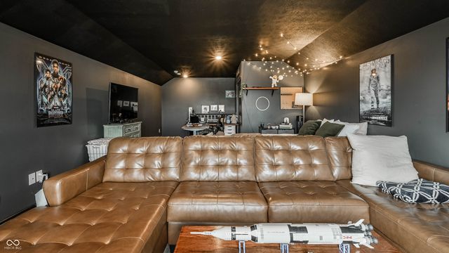 5466 Maywood Drive, Whitestown, IN 46075