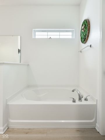 5466 Maywood Drive, Whitestown, IN 46075