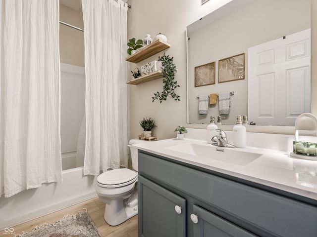 5466 Maywood Drive, Whitestown, IN 46075