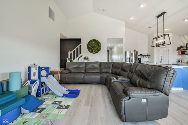 5466 Maywood Drive, Whitestown, IN 46075