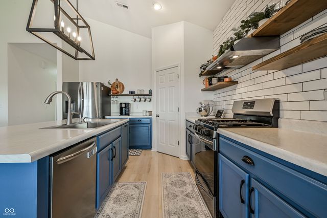 5466 Maywood Drive, Whitestown, IN 46075