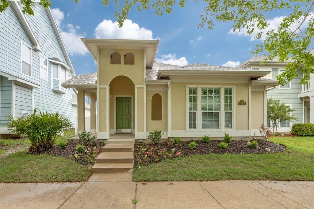 Image 1 of property listing at 1931 Saint Simons Street, Savannah, TX 76227