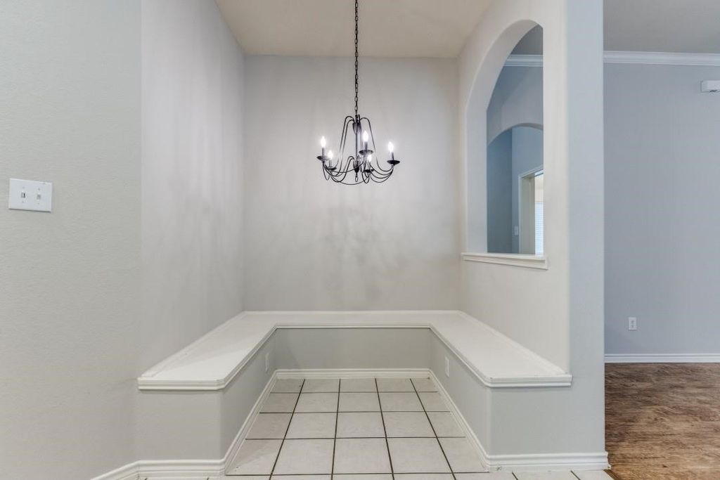 Image 13 of property listing at 1931 Saint Simons Street, Savannah, TX 76227