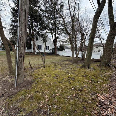 418 S Dorchester Avenue, Royal Oak, MI 48067