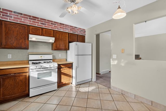 308 Rustic Lane, Algonquin, IL 60102