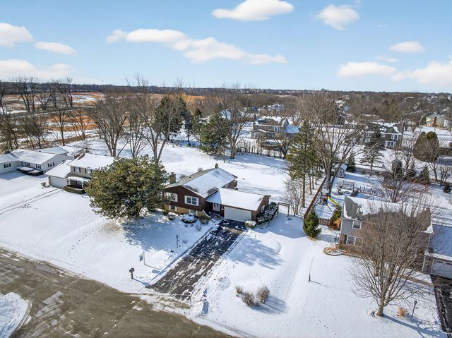 308 Rustic Lane, Algonquin, IL 60102