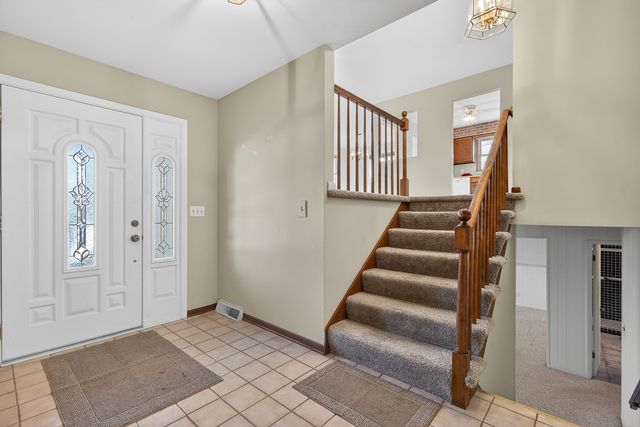 308 Rustic Lane, Algonquin, IL 60102