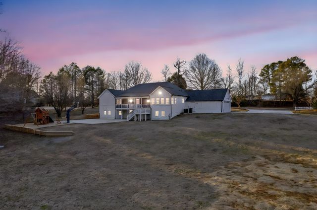 1 Sweetbriar Ct, Greer, SC 29650