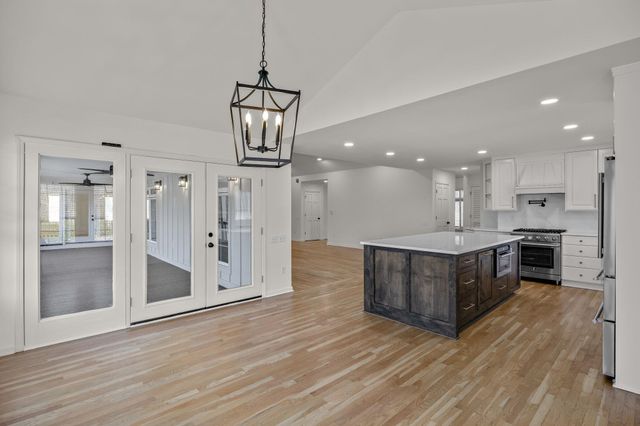 1 Sweetbriar Ct, Greer, SC 29650