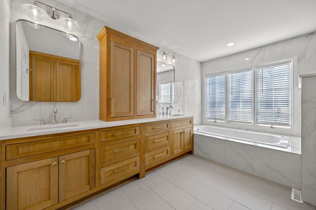 1 Sweetbriar Ct, Greer, SC 29650