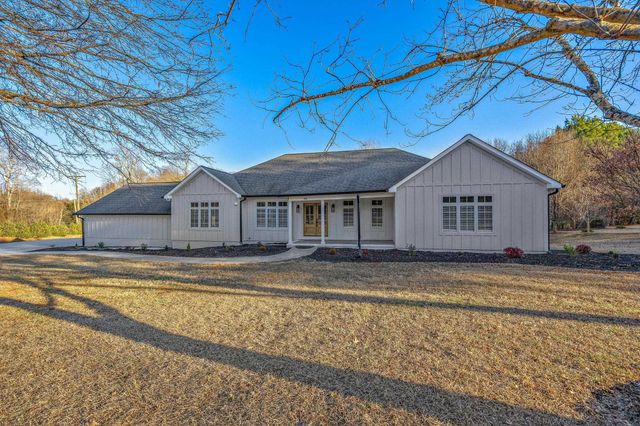1 Sweetbriar Ct, Greer, SC 29650
