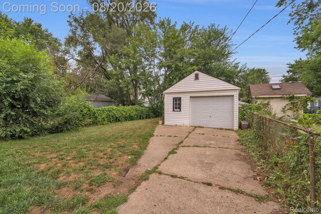 24840 New York Street, Dearborn, MI 48124