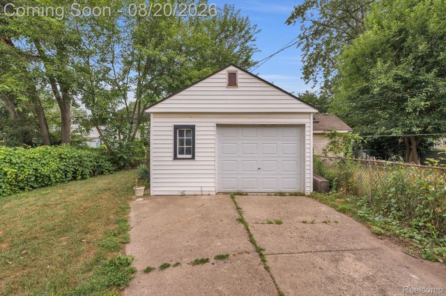 24840 New York Street, Dearborn, MI 48124