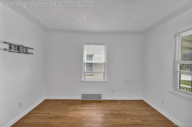 24840 New York Street, Dearborn, MI 48124