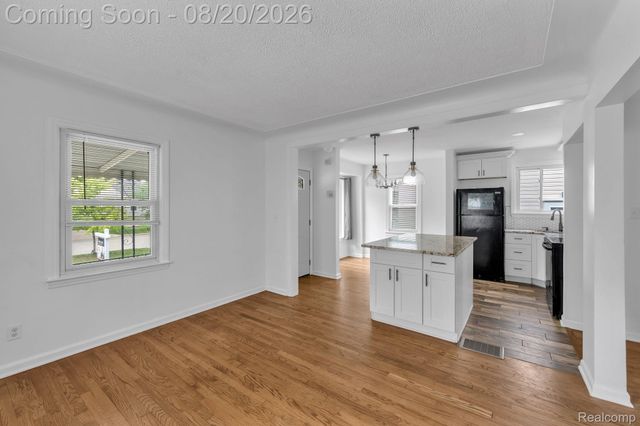24840 New York Street, Dearborn, MI 48124