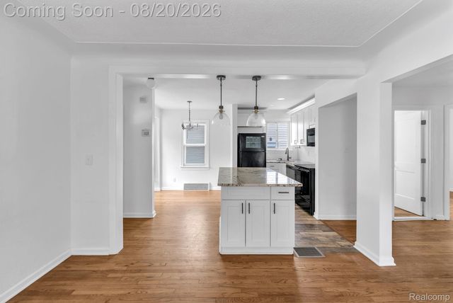 24840 New York Street, Dearborn, MI 48124