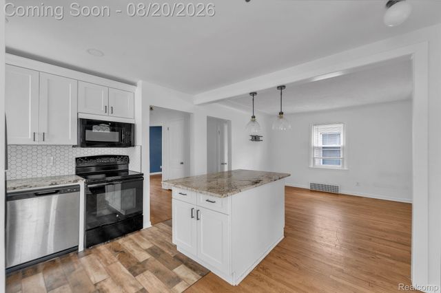 24840 New York Street, Dearborn, MI 48124