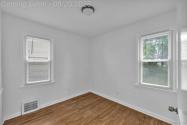 24840 New York Street, Dearborn, MI 48124