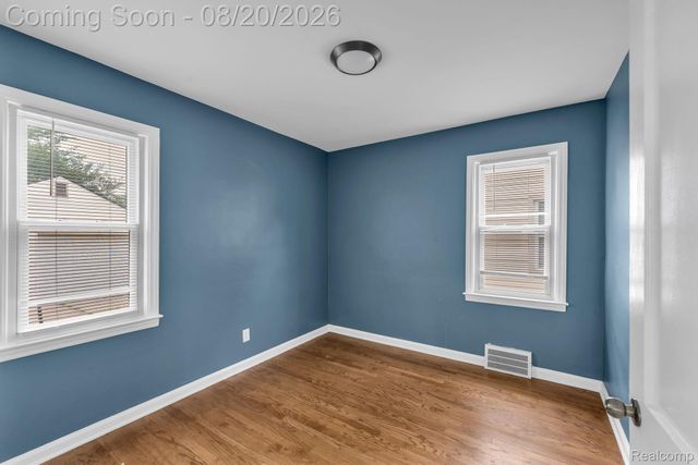 24840 New York Street, Dearborn, MI 48124