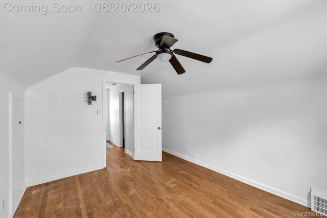 24840 New York Street, Dearborn, MI 48124