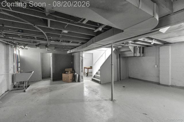24840 New York Street, Dearborn, MI 48124
