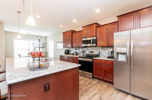 2308 Somersly Pl, Louisville, KY 40245