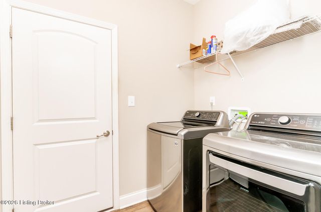 2308 Somersly Pl, Louisville, KY 40245