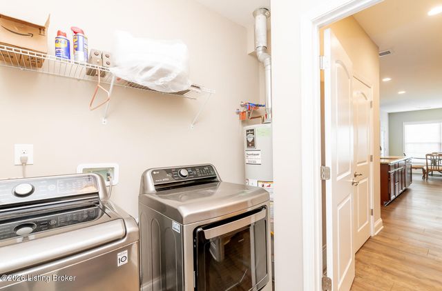 2308 Somersly Pl, Louisville, KY 40245