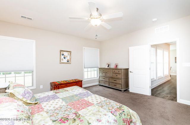 2308 Somersly Pl, Louisville, KY 40245