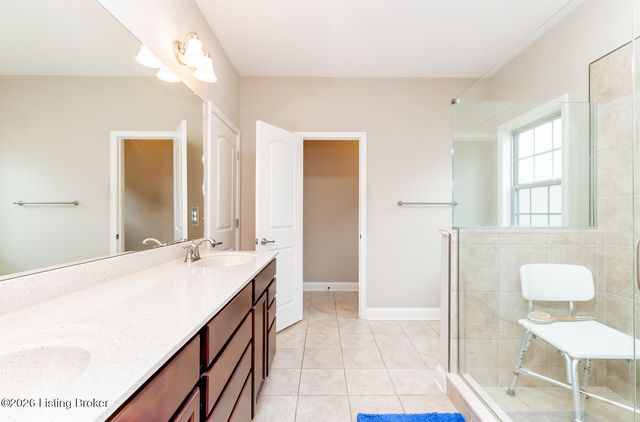 2308 Somersly Pl, Louisville, KY 40245