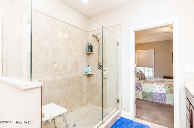 2308 Somersly Pl, Louisville, KY 40245