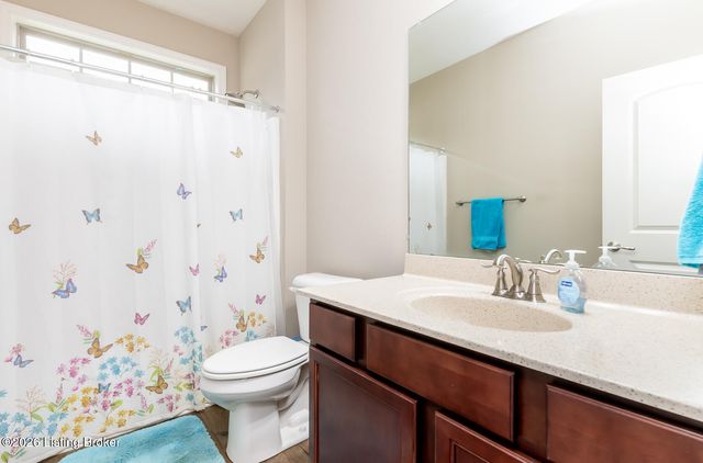 2308 Somersly Pl, Louisville, KY 40245