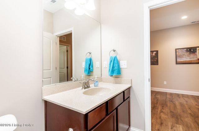 2308 Somersly Pl, Louisville, KY 40245