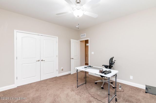 2308 Somersly Pl, Louisville, KY 40245