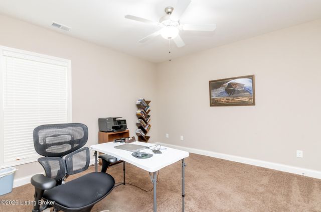 2308 Somersly Pl, Louisville, KY 40245